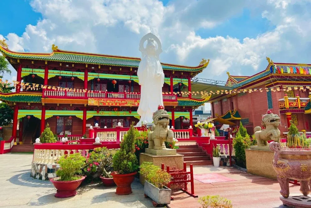 Chùa Bốn Mặt