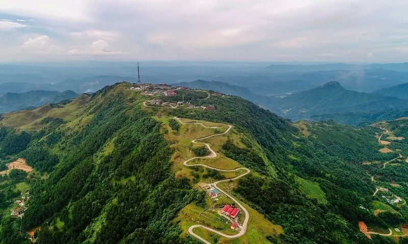 Khu du lịch quốc gia Mẫu Sơn